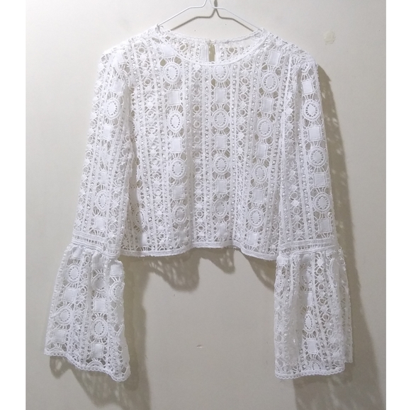 Tops - White Cropped Crochet Top M